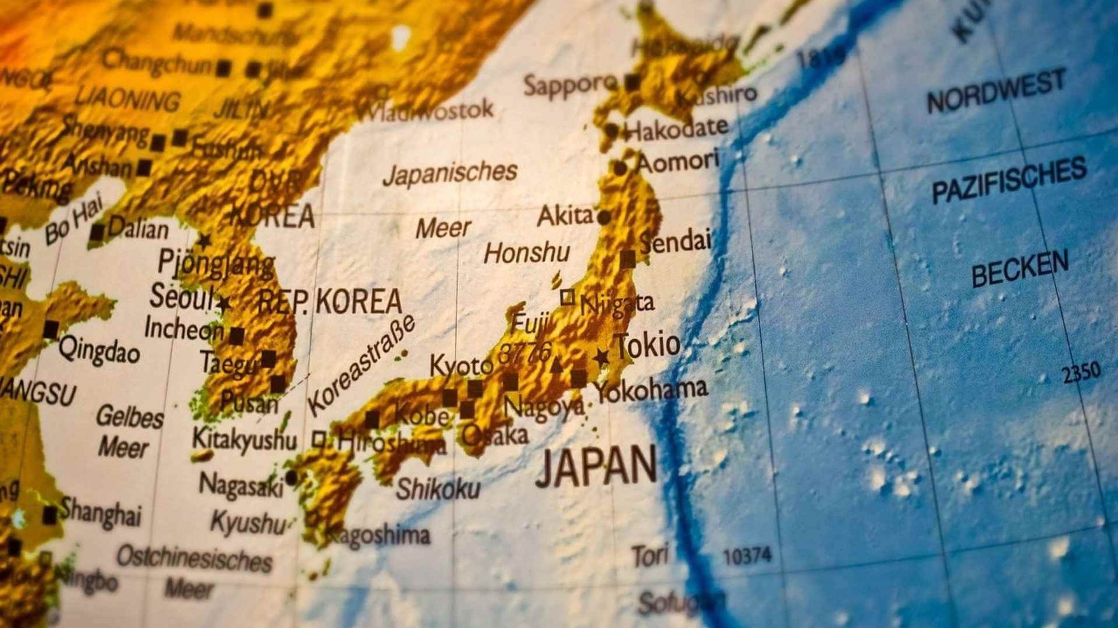 Understanding Japanese Dialects: Kansai-ben vs. Standard Japanese