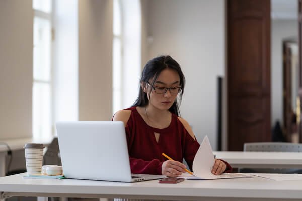 How to Write a Japanese Essay or Report: Structure & Tips